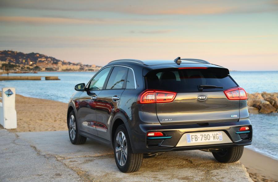  Kia e-Niro 2018 года  (WW) (фото 30 из 41)